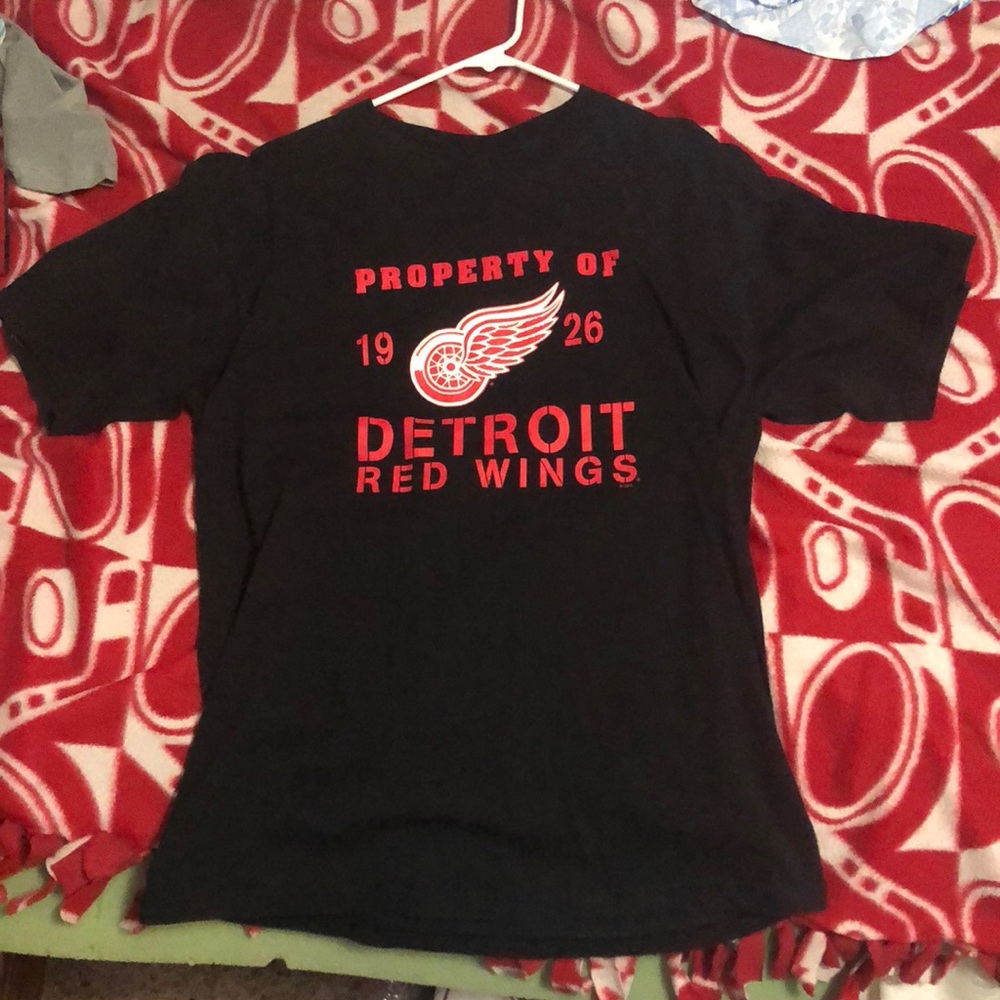 Red wings t shirt